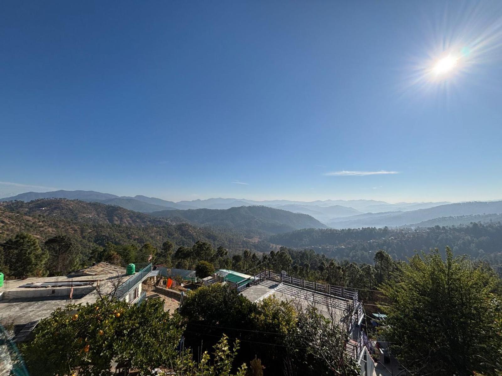 The Real Place Almora Ruang foto