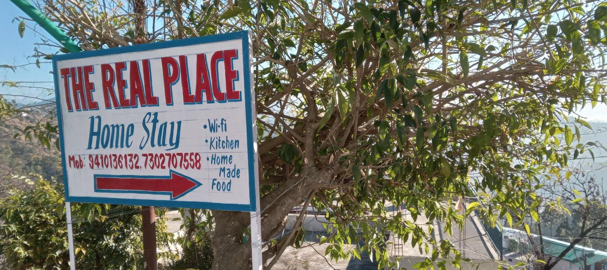 The Real Place Almora Ruang foto